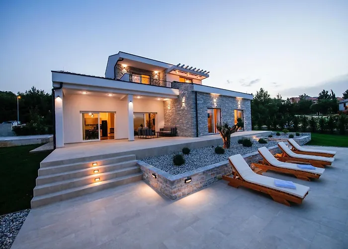 In With Pool Near The Sea Villa Pridraga