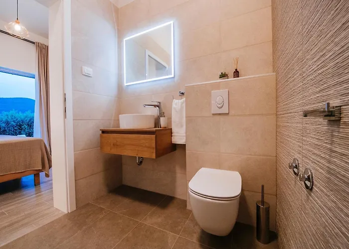 Villa In With Pool Near The Sea Pridraga