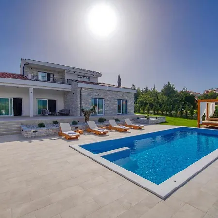 Splendid With Private Pool Amazing Sea View Garden With Outside Kitchen Villa