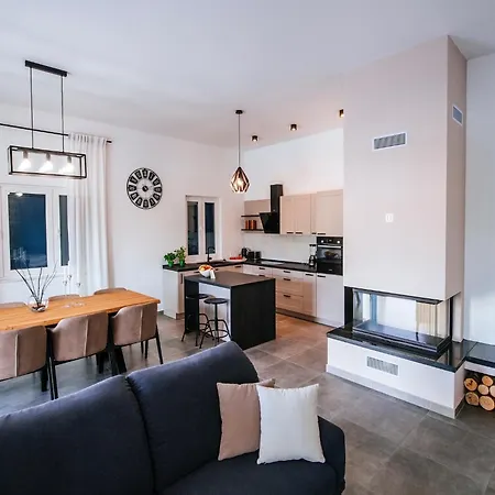 In With Pool Near The Sea Pridraga