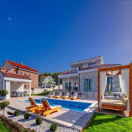 In With Pool Near The Sea Villa Pridraga