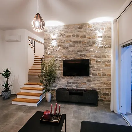 In With Pool Near The Sea * Pridraga