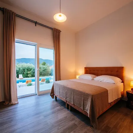 In With Pool Near The Sea