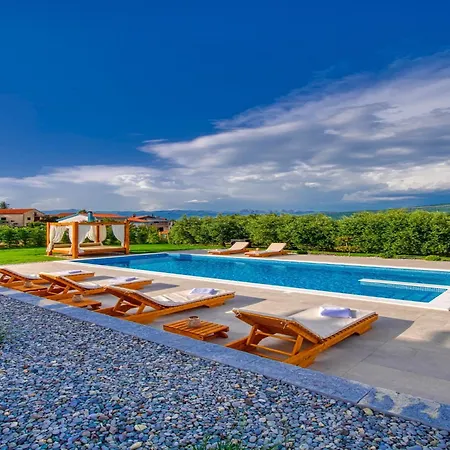 In With Pool Near The Sea Villa *