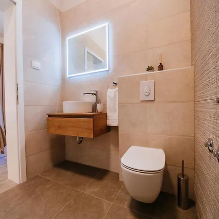 ヴィラ In With Pool Near The Sea Pridraga